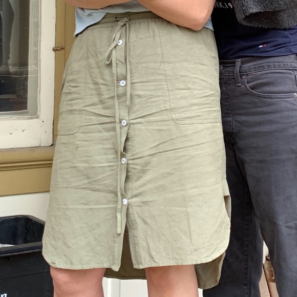 Green Naïf Skirt! Beautiful for summer. Khaki green. Size Small. - Picture 2 of 2